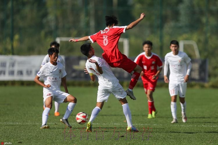 青超总决赛 - “恒大杯”U17组决出四强 上港门将连扑带射表现神勇