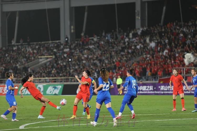 女足联赛27轮-上海2-0继续领跑 解放军第8