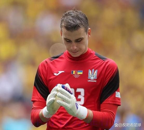 卢宁因伤缺战乌克兰队比赛 预计下周一恢复合练 卢宁因伤缺战乌克兰队比赛 预计下周一恢复合练
